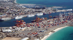 澳大利亚弗里曼特尔港口工人罢工24小时